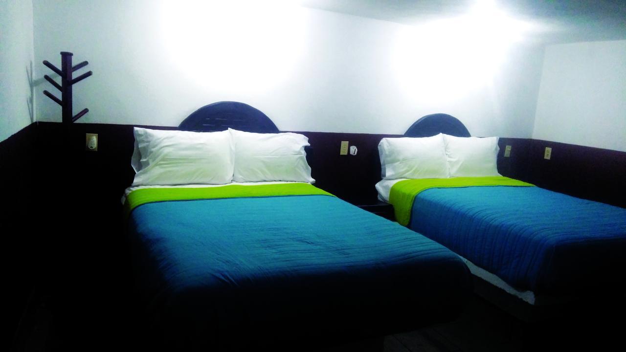 Hotel Falcon 塔马索波 外观 照片