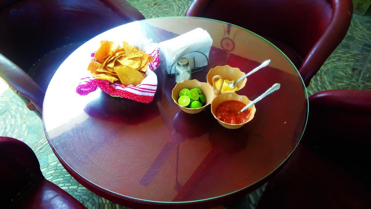 Hotel Falcon 塔马索波 外观 照片